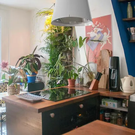 Nice And Warm Apt At 1 Min From Boulevard Barbes * Paris