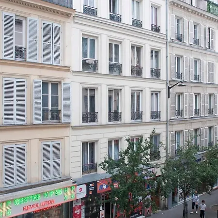Nice And Warm Apt At 1 Min From Boulevard Barbes Paris