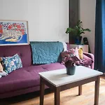 Nice&warm apt at 1 min from Boulevard Barbès